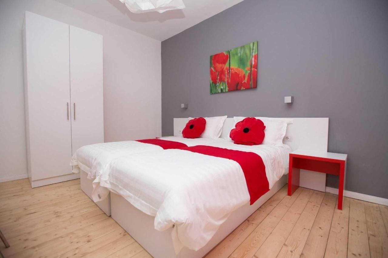 Hotel Rimini Tirana Bagian luar foto