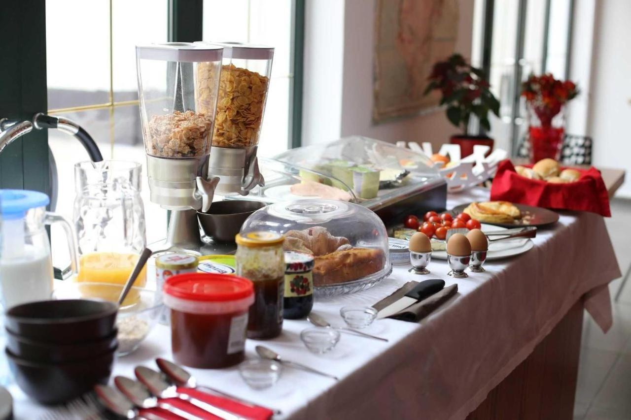 Hotel Rimini Tirana Bagian luar foto